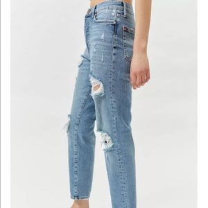 BDG Comfort Stretch Slim Straight Jean - Distressed Medium Wash Size:26 (NWOT)